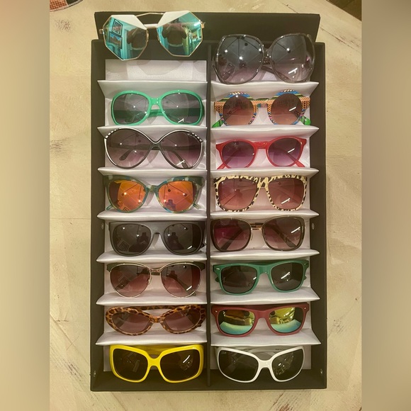 FUN Party Sunglasses - Picture 3 of 5